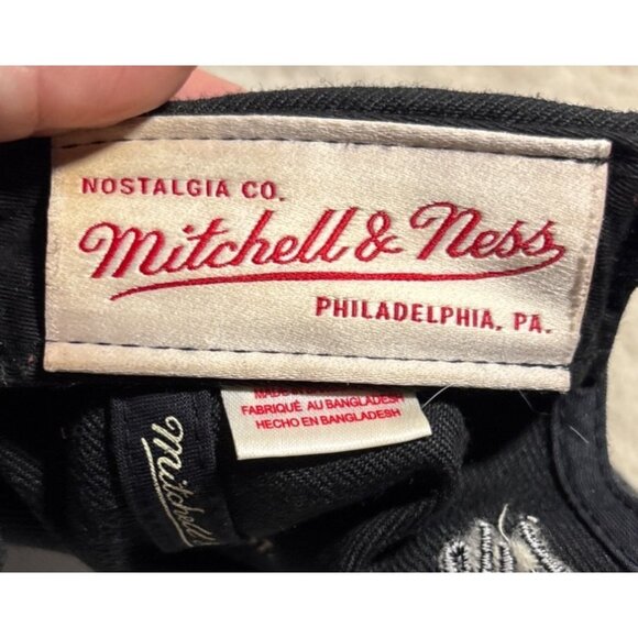 Mitchell & Ness Cleveland Cavaliers NBA Basketball Snapback Cap Black - Picture 8 of 9